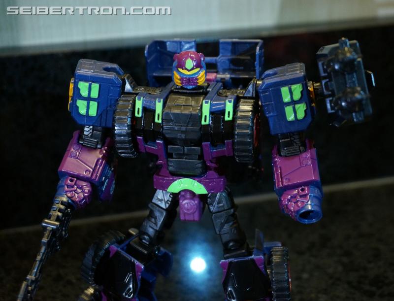 Botcon 2016: Dawn of the Predacus Box Set plus Attendee figure - Transformers Event: Dawn Of Predacus Box Set+attendee Figure 058
