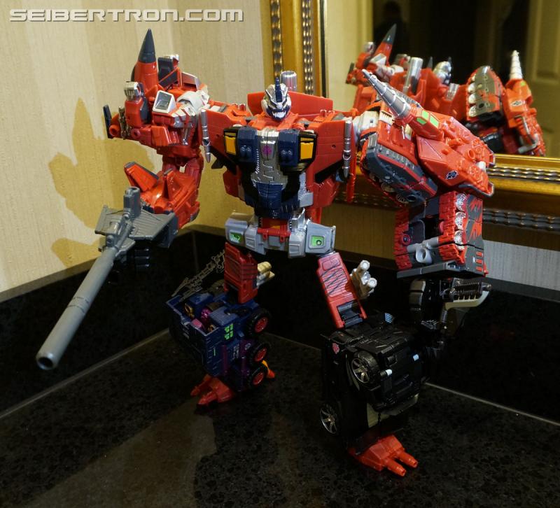 Transformers News: #BotCon16 'Dawn of the Predacus' Box Set Images: Tripredacus, Ravage, Tarantulas, plus Terrorsaur Transformers News: #BotCon16 'Dawn of the Predacus' Box Set Images: Tripredacus, Ravage, Tarantulas, plus Terrorsaur