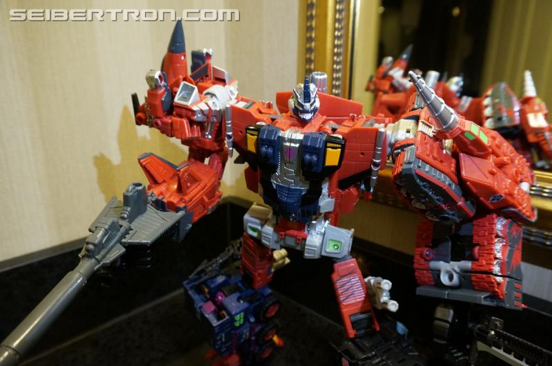Botcon 2016: Dawn of the Predacus Box Set plus Attendee figure - Transformers Event: Dawn Of Predacus Box Set+attendee Figure 073
