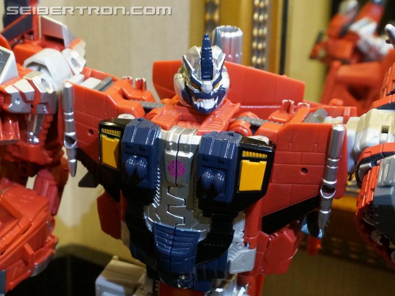 Botcon 2016: Dawn of the Predacus Box Set plus Attendee figure - Transformers Event: Dawn Of Predacus Box Set+attendee Figure 075