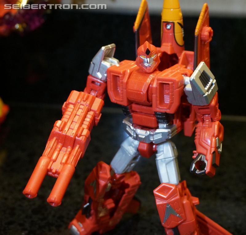 Botcon 2016: Dawn of the Predacus Box Set plus Attendee figure - Transformers Event: Dawn Of Predacus Box Set+attendee Figure 081