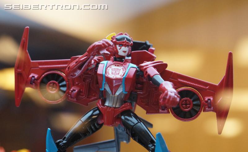 Botcon 2016: Hasbro Display: Robots In Disguise - Transformers Event: Robots In Disguise 029a
