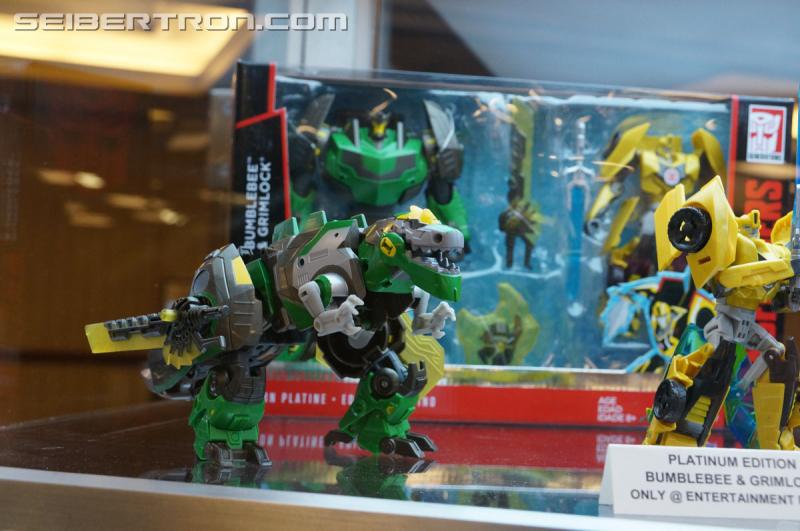 Botcon 2016: Hasbro Display: Robots In Disguise - Transformers Event: Robots In Disguise 032