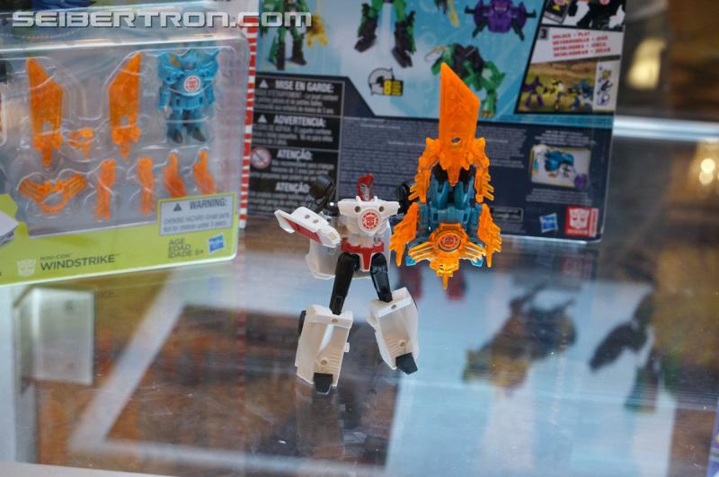 Botcon 2016: Hasbro Display: Robots In Disguise - Transformers Event: Robots In Disguise 035