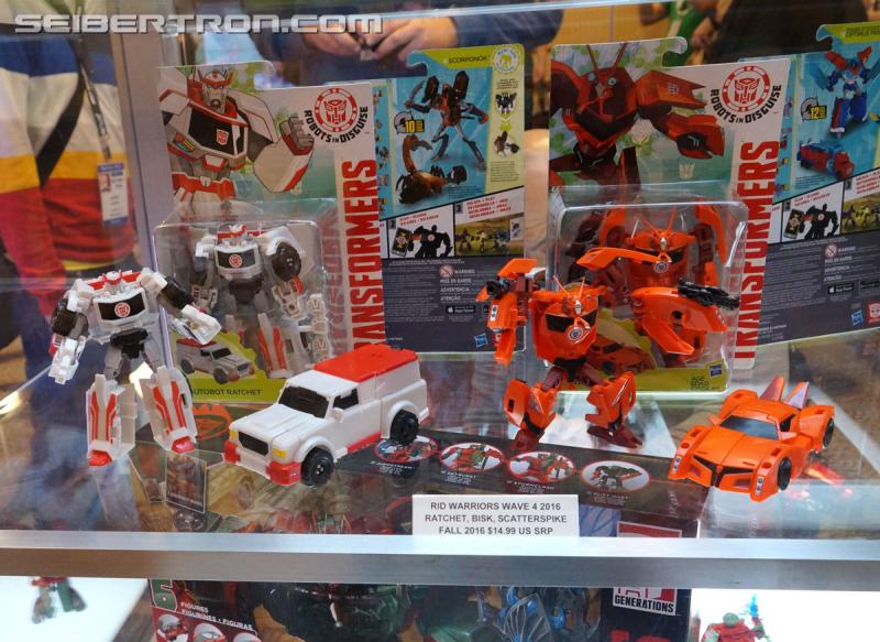 Botcon 2016: Hasbro Display: Robots In Disguise - Transformers Event: Robots In Disguise 042a