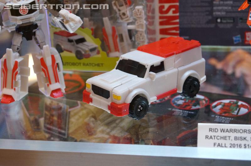 Botcon 2016: Hasbro Display: Robots In Disguise - Transformers Event: Robots In Disguise 043