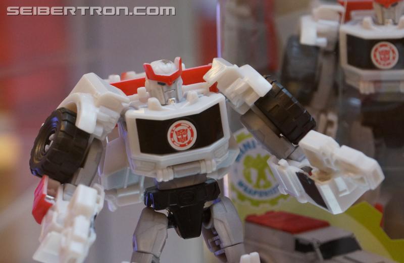 Botcon 2016: Hasbro Display: Robots In Disguise - Transformers Event: Robots In Disguise 046a