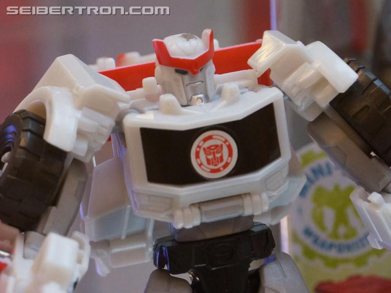 Botcon 2016: Hasbro Display: Robots In Disguise - Transformers Event: Robots In Disguise 046b