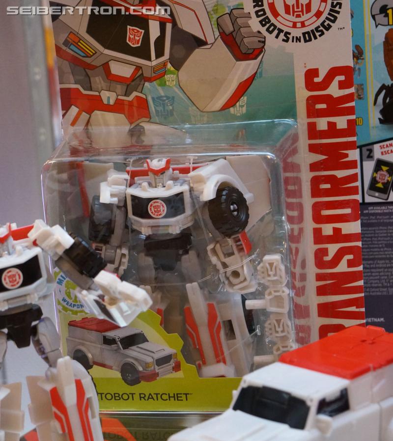 Botcon 2016: Hasbro Display: Robots In Disguise - Transformers Event: Robots In Disguise 047b