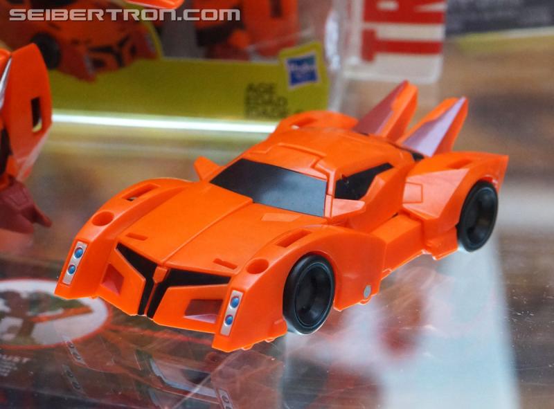 Botcon 2016: Hasbro Display: Robots In Disguise - Transformers Event: Robots In Disguise 050a