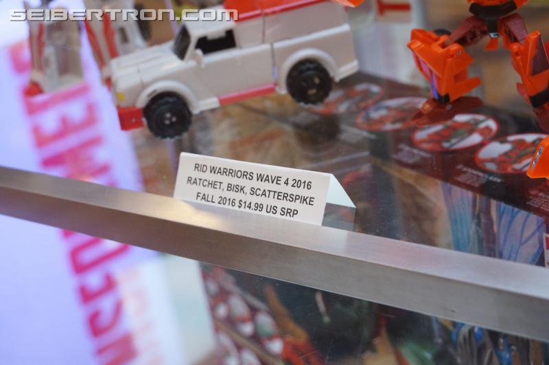 Botcon 2016: Hasbro Display: Robots In Disguise - Transformers Event: Robots In Disguise 052