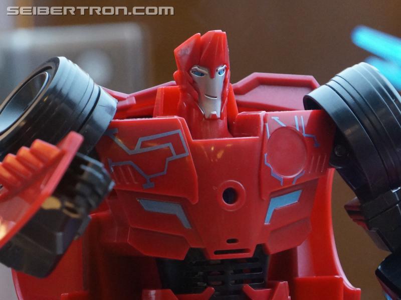 Botcon 2016: Hasbro Display: Robots In Disguise - Transformers Event: Robots In Disguise 089b