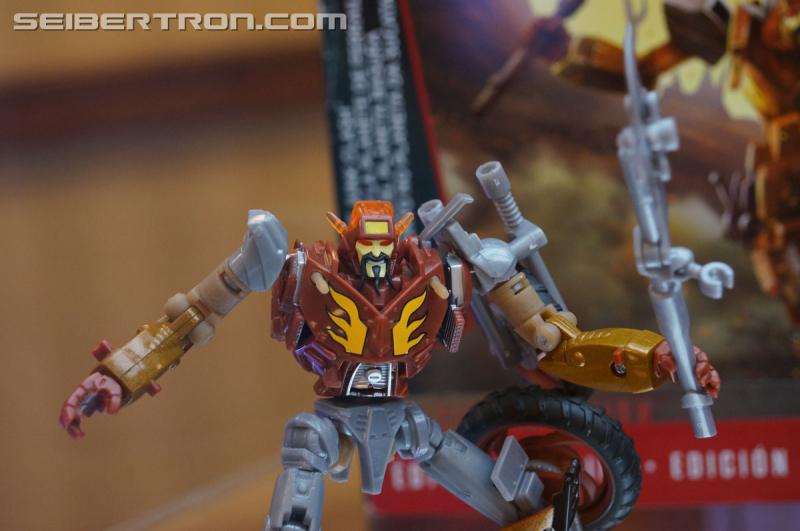 Botcon 2016: Hasbro Display: Platinum Edition Movie 30th Anniversary - Transformers Event: Platinum Edition 004