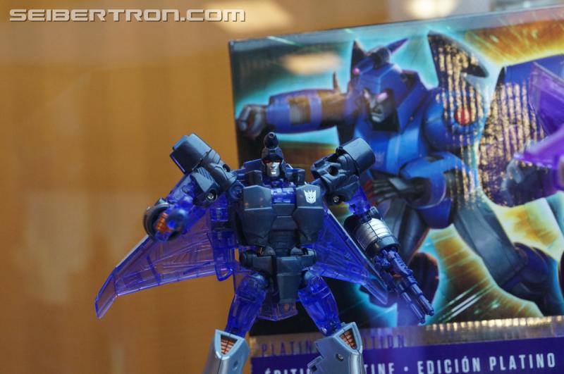 Botcon 2016: Hasbro Display: Platinum Edition Movie 30th Anniversary - Transformers Event: Platinum Edition 013