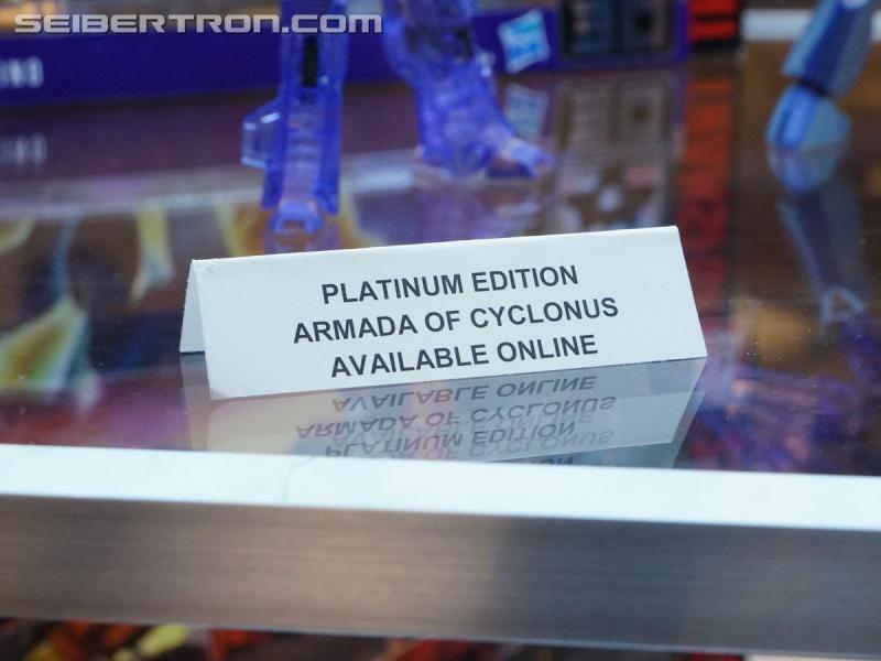 Botcon 2016: Hasbro Display: Platinum Edition Movie 30th Anniversary - Transformers Event: Platinum Edition 019