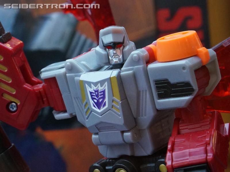 Botcon 2016 - Hasbro Display: Platinum Edition Movie 30th Anniversary