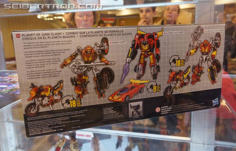 Botcon 2016: Hasbro Display: Platinum Edition Movie 30th Anniversary - Transformers Event: Platinum Edition 027a