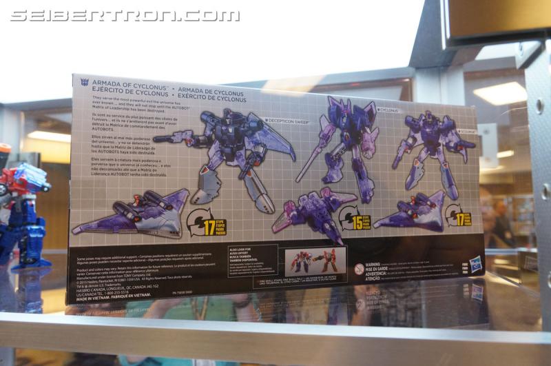 Botcon 2016: Hasbro Display: Platinum Edition Movie 30th Anniversary - Transformers Event: Platinum Edition 028