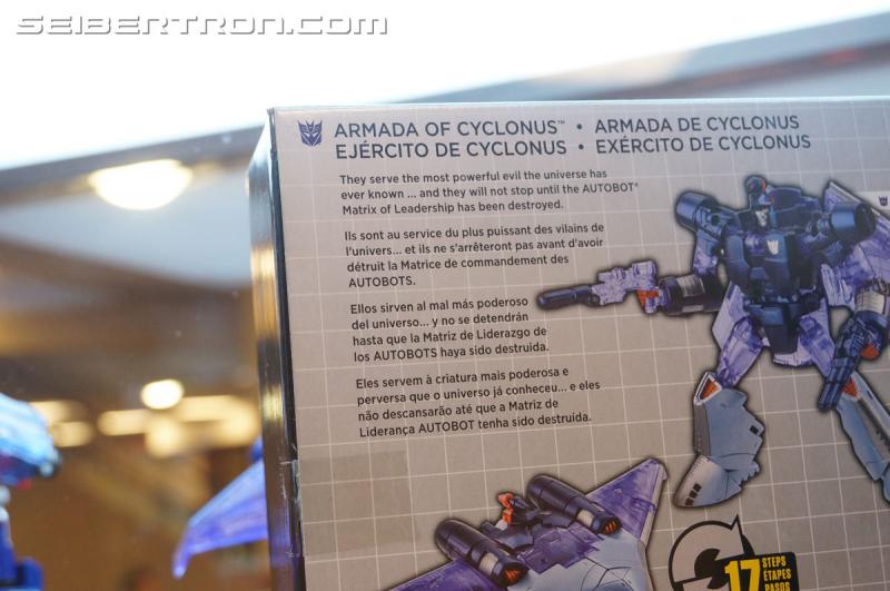 Botcon 2016: Hasbro Display: Platinum Edition Movie 30th Anniversary - Transformers Event: Platinum Edition 029