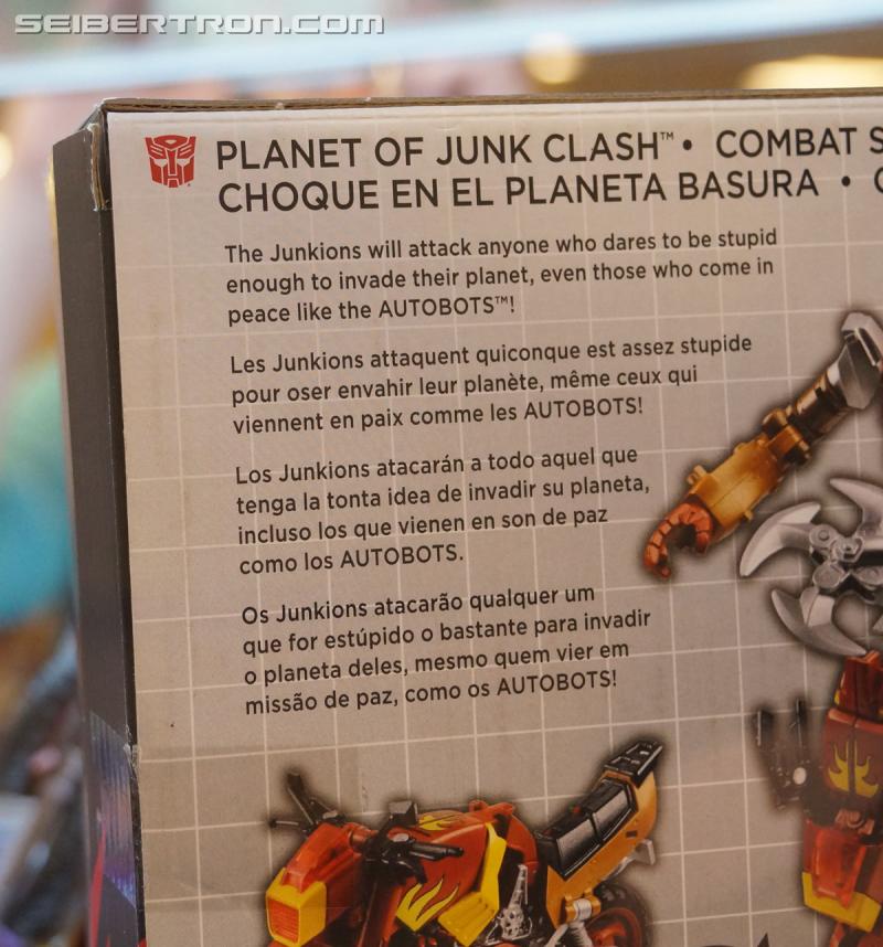 Botcon 2016: Hasbro Display: Platinum Edition Movie 30th Anniversary - Transformers Event: Platinum Edition 030a