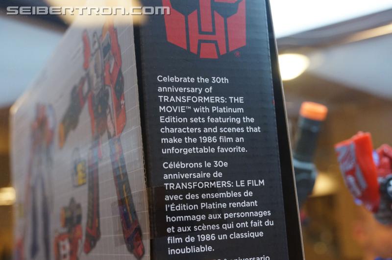 Botcon 2016: Hasbro Display: Platinum Edition Movie 30th Anniversary - Transformers Event: Platinum Edition 032