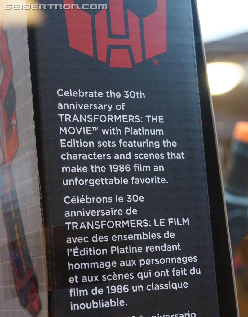 Botcon 2016: Hasbro Display: Platinum Edition Movie 30th Anniversary - Transformers Event: Platinum Edition 032a