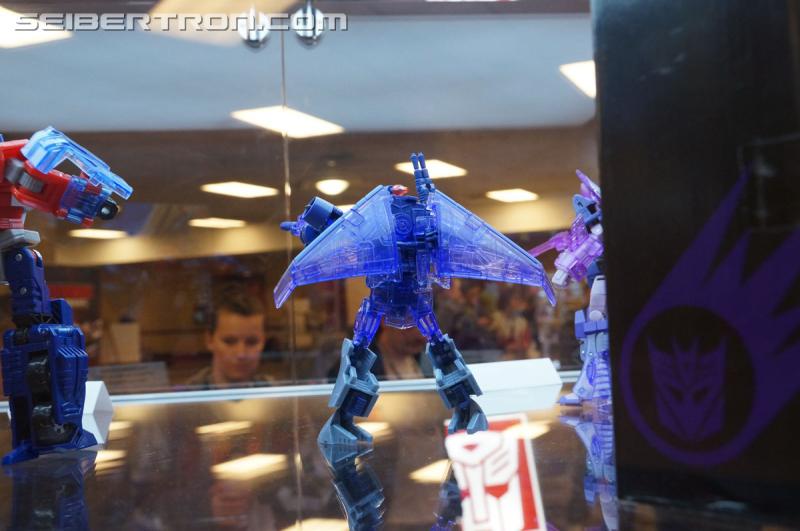 Botcon 2016: Hasbro Display: Platinum Edition Movie 30th Anniversary - Transformers Event: Platinum Edition 033