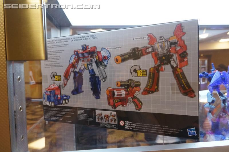 Botcon 2016: Hasbro Display: Platinum Edition Movie 30th Anniversary - Transformers Event: Platinum Edition 035