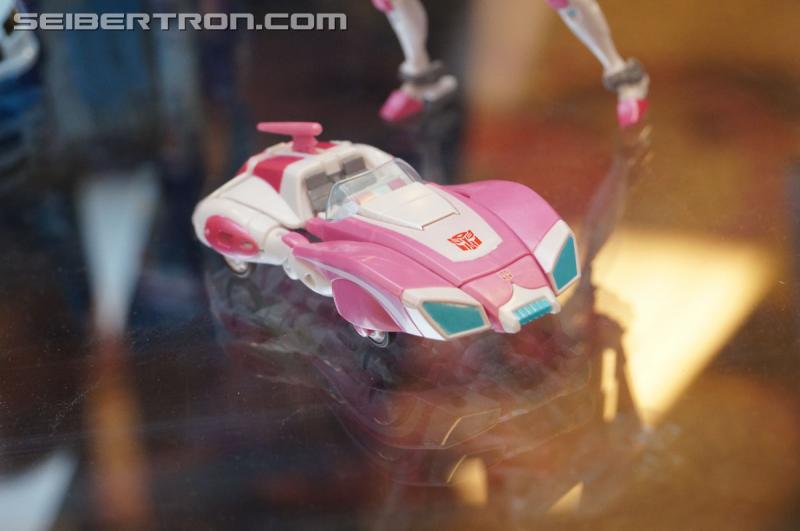Botcon 2016: Hasbro Display: Platinum Edition Movie 30th Anniversary - Transformers Event: Platinum Edition 044