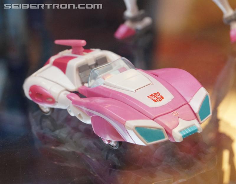 Botcon 2016: Hasbro Display: Platinum Edition Movie 30th Anniversary - Transformers Event: Platinum Edition 044a