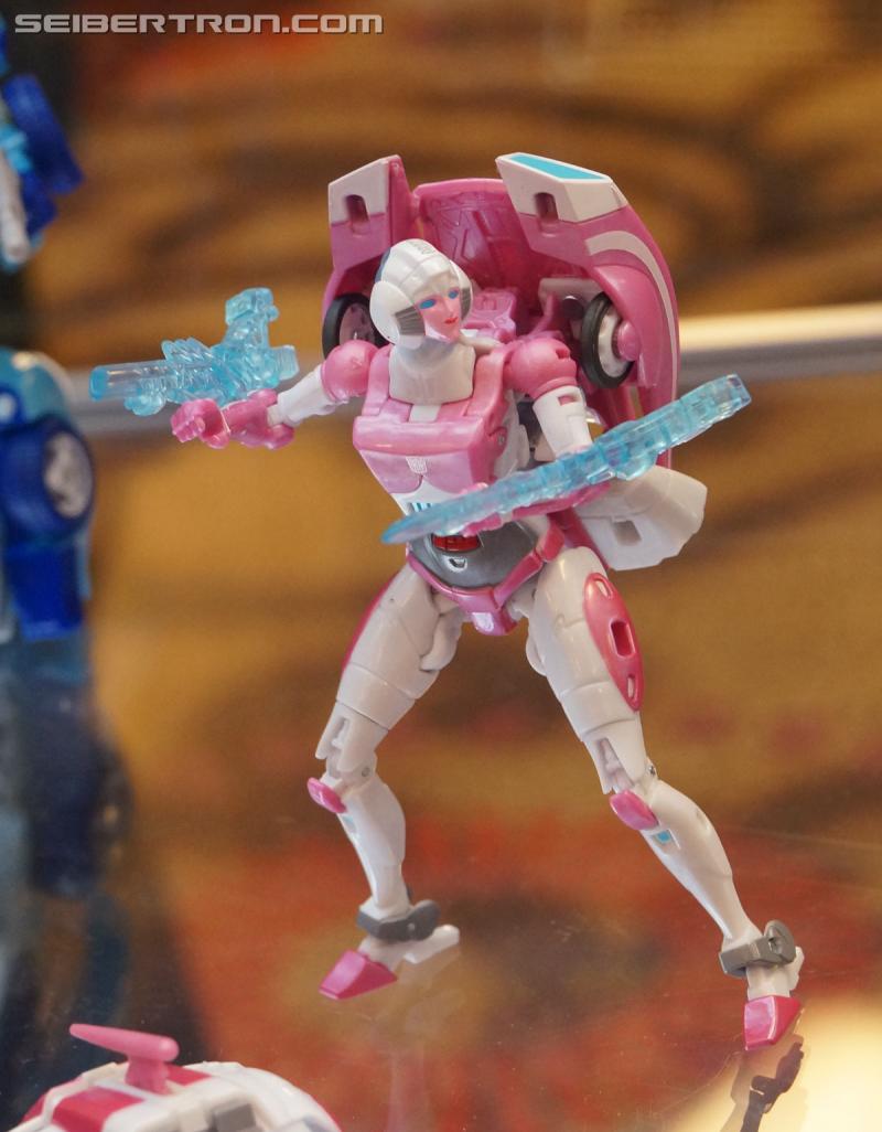 Botcon 2016: Hasbro Display: Platinum Edition Movie 30th Anniversary - Transformers Event: Platinum Edition 045a