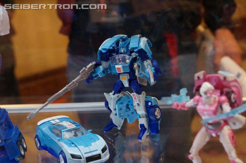 Botcon 2016: Hasbro Display: Platinum Edition Movie 30th Anniversary - Transformers Event: Platinum Edition 048