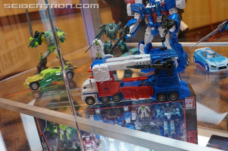 Botcon 2016: Hasbro Display: Platinum Edition Movie 30th Anniversary - Transformers Event: Platinum Edition 051