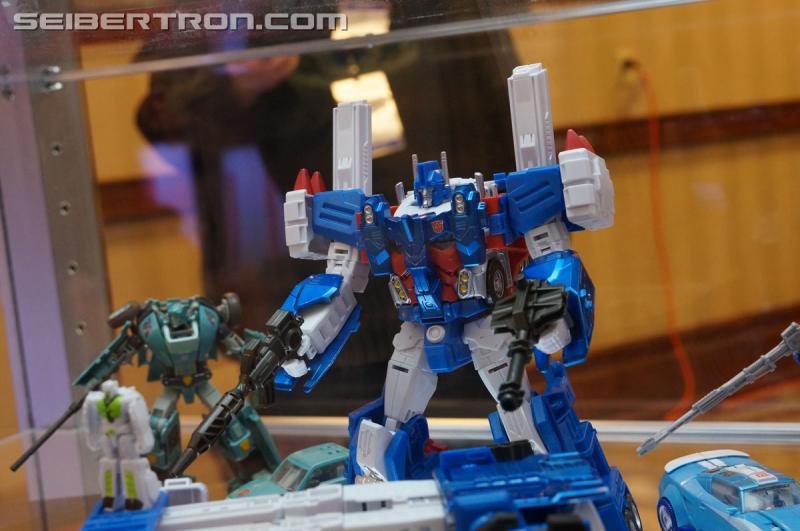Botcon 2016: Hasbro Display: Platinum Edition Movie 30th Anniversary - Transformers Event: Platinum Edition 053
