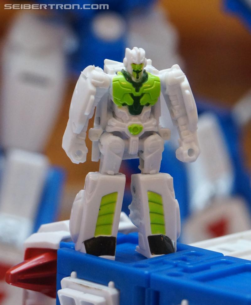 Botcon 2016: Hasbro Display: Platinum Edition Movie 30th Anniversary - Transformers Event: Platinum Edition 055a