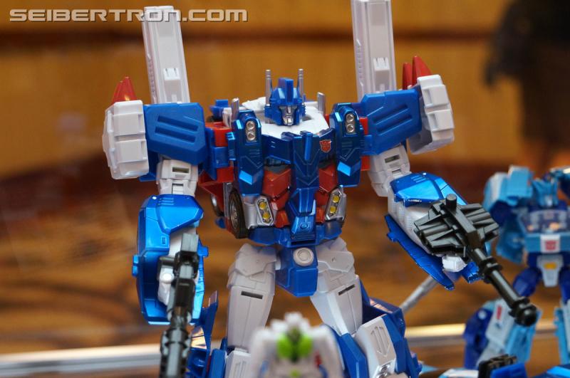 Botcon 2016: Hasbro Display: Platinum Edition Movie 30th Anniversary - Transformers Event: Platinum Edition 056