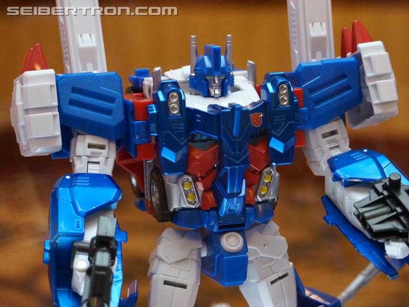 Botcon 2016: Hasbro Display: Platinum Edition Movie 30th Anniversary - Transformers Event: Platinum Edition 056a
