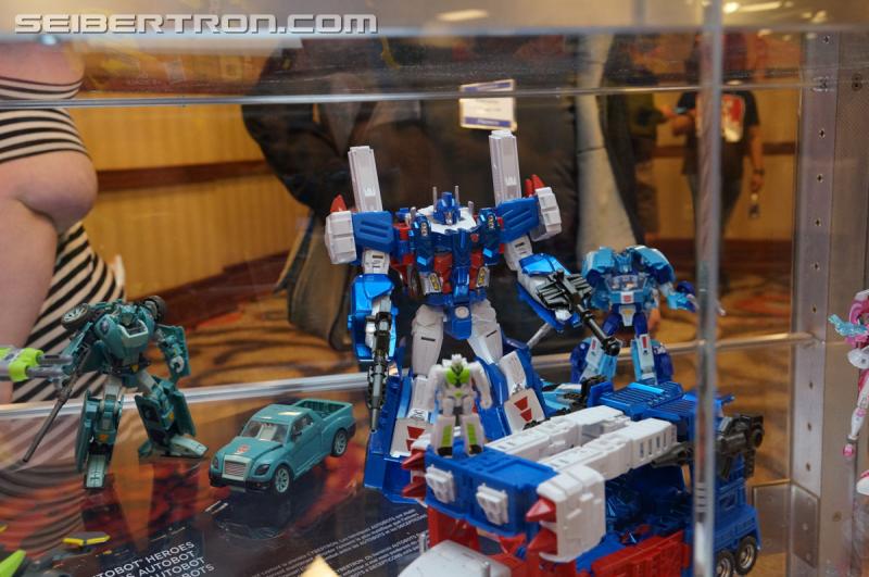 Botcon 2016: Hasbro Display: Platinum Edition Movie 30th Anniversary - Transformers Event: Platinum Edition 057