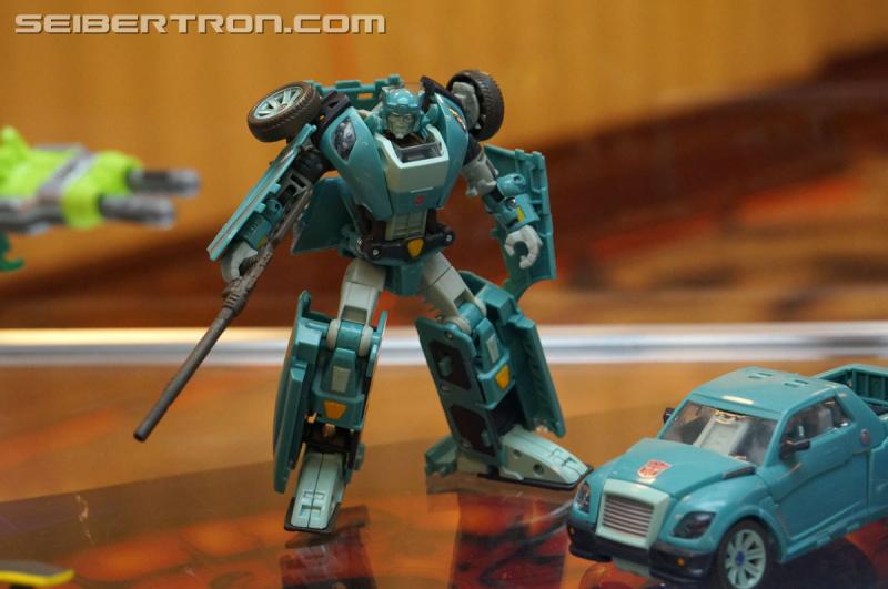 Botcon 2016: Hasbro Display: Platinum Edition Movie 30th Anniversary - Transformers Event: Platinum Edition 060