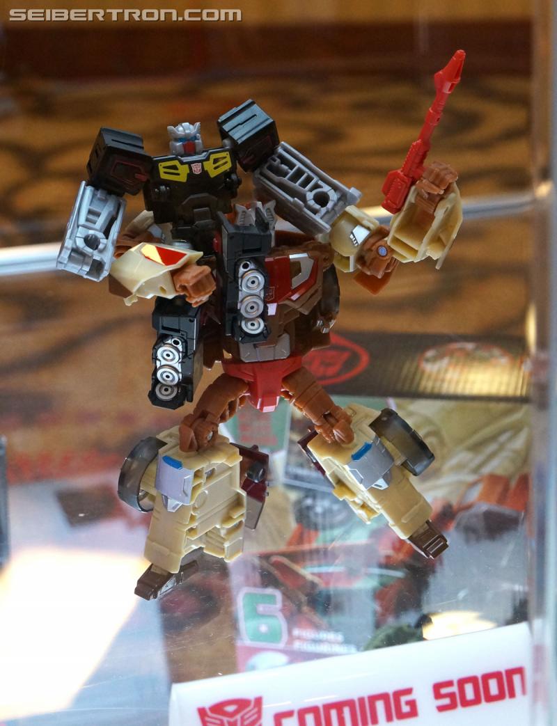 Botcon 2016: Hasbro Display: Titans Return - Transformers Event: Titans Return 001a
