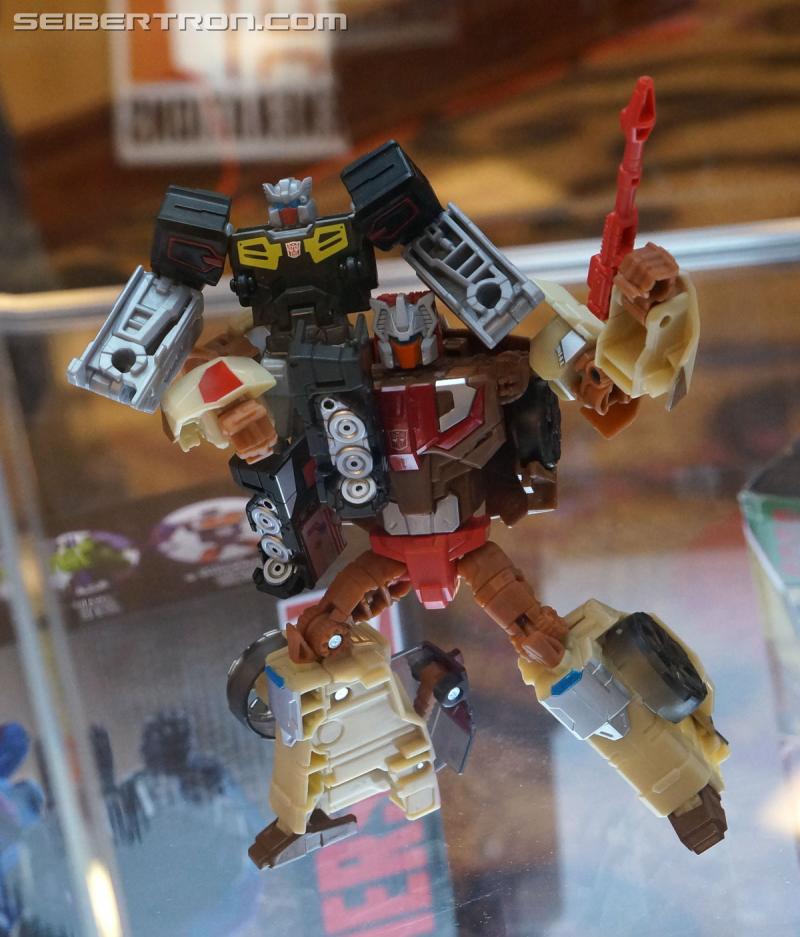 Botcon 2016: Hasbro Display: Titans Return - Transformers Event: Titans Return 002a
