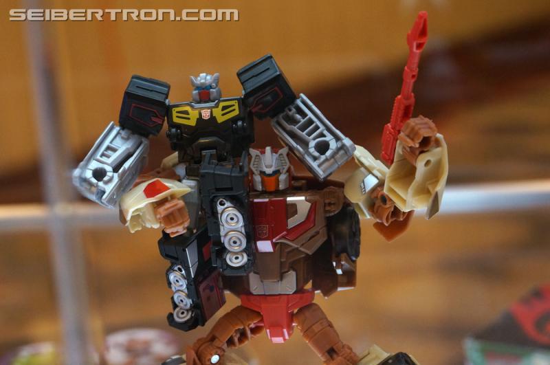 Transformers News: #BotCon2016 Titans Return: Powermaster Optimus, Voyager Astrotrain, Wheelie, More