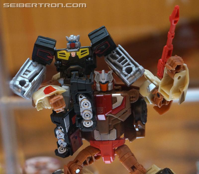Botcon 2016: Hasbro Display: Titans Return - Transformers Event: Titans Return 003a