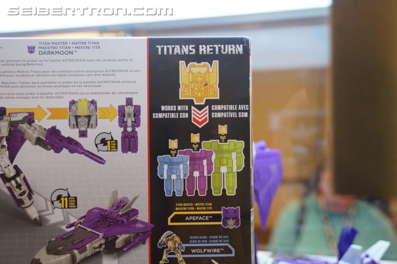 Botcon 2016: Hasbro Display: Titans Return - Transformers Event: Titans Return 007