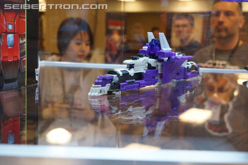 Botcon 2016: Hasbro Display: Titans Return - Transformers Event: Titans Return 027