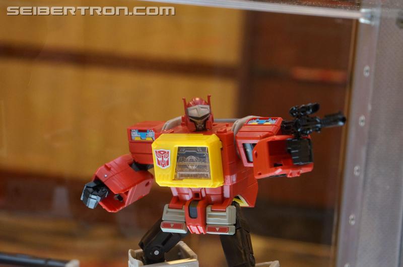 Transformers News: #BotCon2016 Titans Return: Powermaster Optimus, Voyager Astrotrain, Wheelie, More