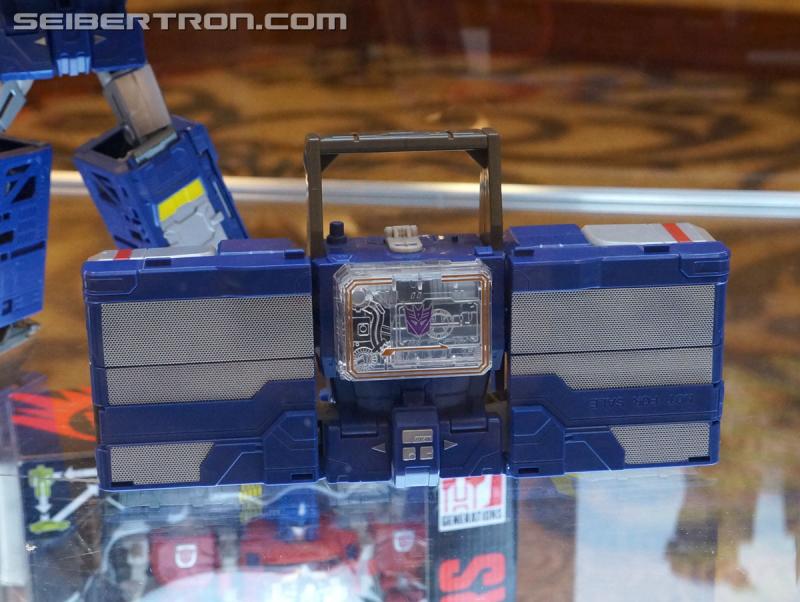 Botcon 2016: Hasbro Display: Titans Return - Transformers Event: Titans Return 035a