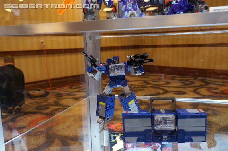 Botcon 2016: Hasbro Display: Titans Return - Transformers Event: Titans Return 036