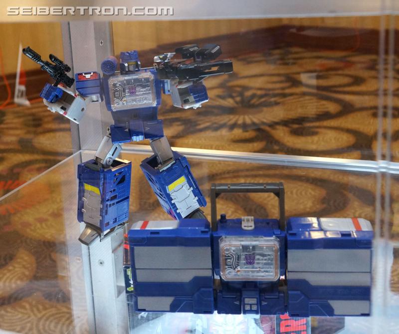 Botcon 2016: Hasbro Display: Titans Return - Transformers Event: Titans Return 039a