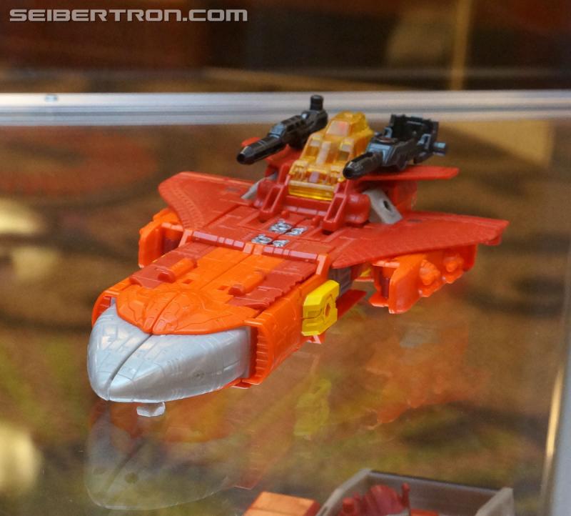 Botcon 2016: Hasbro Display: Titans Return - Transformers Event: Titans Return 050a